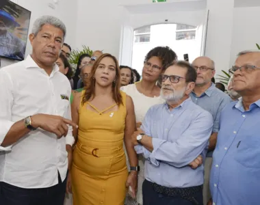 Governador Jerônimo Rodrigues ao lado de Raimundinho e outras autoridades