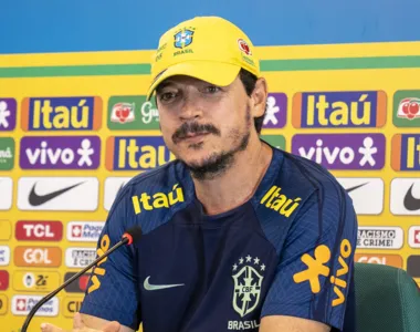 Fernando Diniz em coletiva