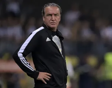 O presidente Augusto Melo buscou orientação de aliados sobre a situação legal de Cuca