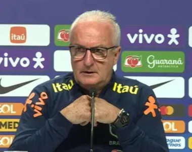 Técnico Dorival Júnior durante sua apresentação