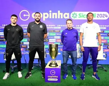 Taça da Copinha com capitão e técnico do Cruzeiro e do Corinthians