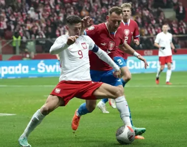 Lewandowski no jogo da Polônia contra República Tcheca pelas Eliminatórias da Eurocopa