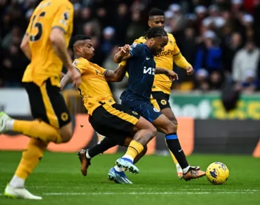 Blues perderam e seguem na 10ª posição do Campeonato Inglês