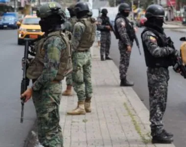 Milhares de militares estão nas ruas do Equador