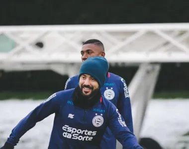 Camisa 10 do Bahia já entrou em campo para defender o Esquadrão em Manchester, na Inglaterra, em um amistoso contra o Blackburn Rovers