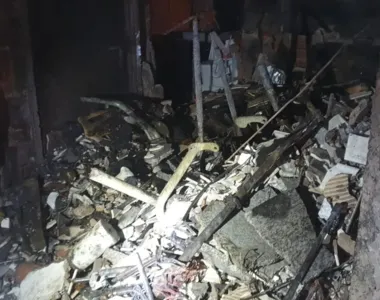 Local ficou destruído com a explosão