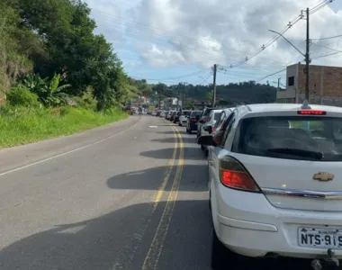 Engarrafamento na BA-001, que liga Nazaré a Bom Despacho