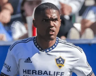 Atacante estava no La Galaxy antes de acertar com o Fluminense