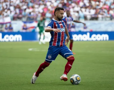 Éverton Ribeiro em ação no triunfo contra o Sport