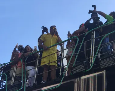 Xanddy arrasta multidões por onde passa