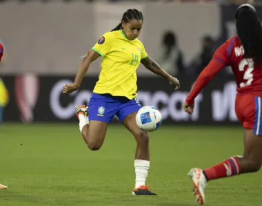 Geyse marcou dois gols da goleada de 5 a 0 contra o Panamá