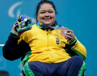 Edilandia Araújo foi medalhista no levantamento de peso na categoria até 88 kg