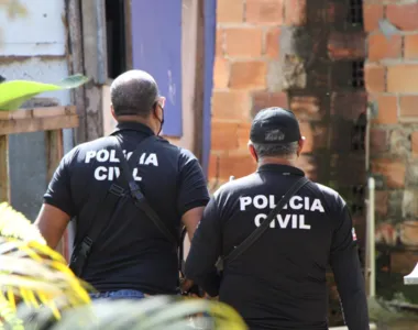 Policiais prenderam o suspeito em sua residência