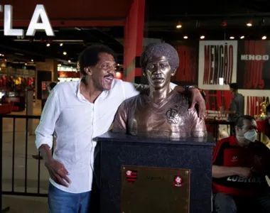 Ex-jogador inclusive já foi homenageado pelo clube carioca