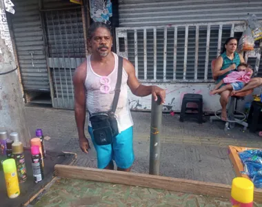 Índio demonstra que com criatividade tudo se vende na época de Carnaval