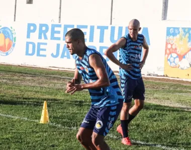 Jegue deve ter retorno de três jogadores para encarar o Tricolor de Aço