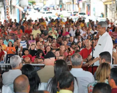 Governador durante visita a mais uma cidade baiana