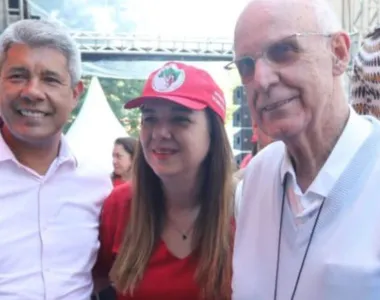 Governador bota pra la e defende padre