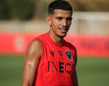 Lateral foi afastado da equipe após caso