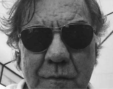 Ex-jornalista Artur Carmel