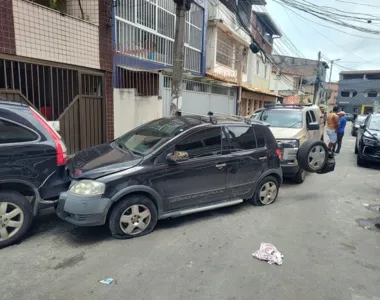 Carro colidiu com outro veículo na fuga