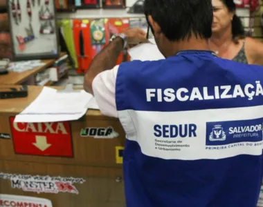 Notificações foram para que estabelecimentos não comercializem bebidas em garrafas de vidro