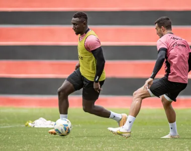 Atletas realizaram último treino antes de clássico