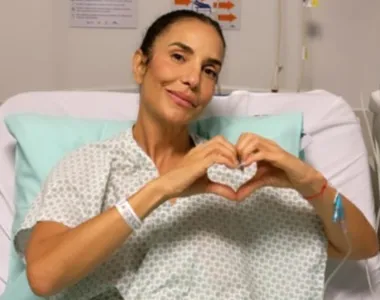 Cantora precisou ser internada nesta quinta-feira (22)