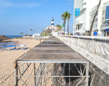 Estrutura está sendo montada para os trabalhadores que vão atuar no Circuito Dodô, na Barra