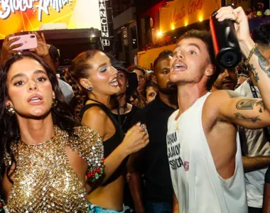 Bruna Marquezine, Sasha Meneghel e João Lucas vieram passar o Carnaval em Salvador este ano