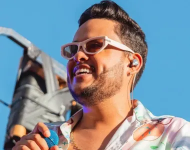Thiago Aquino confirma 'Bloco da Loja' e "arrastão" na Micareta de Feira