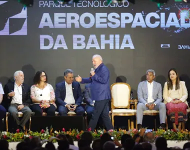 Ministra desce a lenha em Bolsonaro