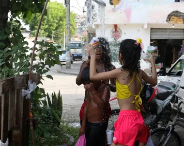 População sofre com altas temperaturas no Brasil