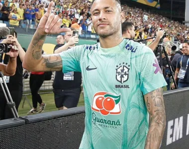 Neymar desfalcou a Seleção por causa da grave lesão que sofreu no joelho