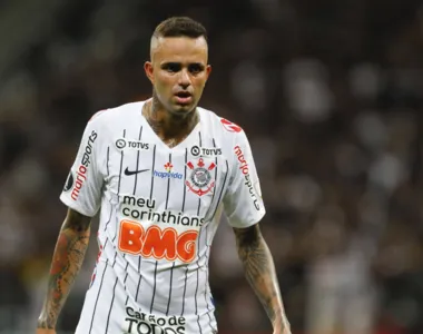 Luan com a camisa do Corinthians