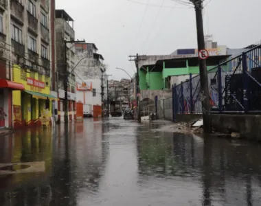 Ruas têm ficado alagadas