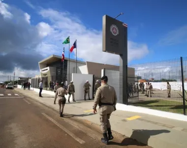Policiais do 16° Batalhão trocaram tiros e acabaram matando os criminosos