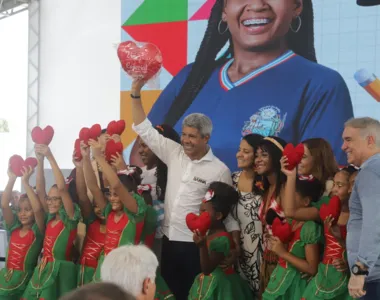 Jerônimo participou da aula inaugural da rede estadual de ensino em Feira de Santana