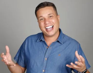 Apresentador Léo Bala