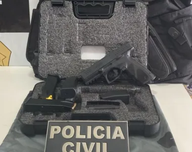 Arma estava guardada em uma maleta junto com três carregadores e 11 munições intactas