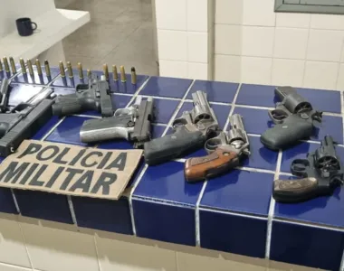 Durante a operação, nove armas foram apreendidas