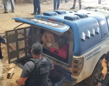 Polícia e Vigilância Sanitária fizeram ação em conjunto