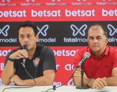 Ítalo Rodrigues,  diretor de futebol do Vitória, ao lado de Fábio Mota, presidente do clube baiano