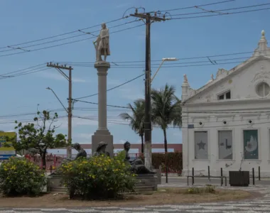 Monumento em homenagem a Cristóvão Colombo, praça Colombo no Rio Vermelho