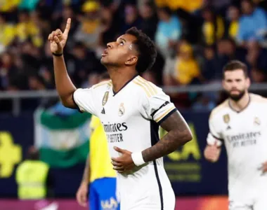 Rodrygo comemora um dos seus dois gols