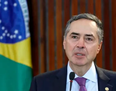 Barroso fala em freio na discussão sobre o aborto