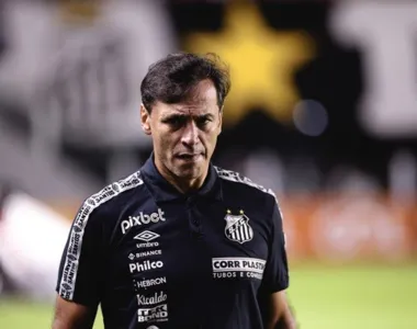 Treinador comandou o Santos em 2022, sem muito sucesso