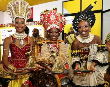 Rainha e princesas eleitas para o carnaval deste ano