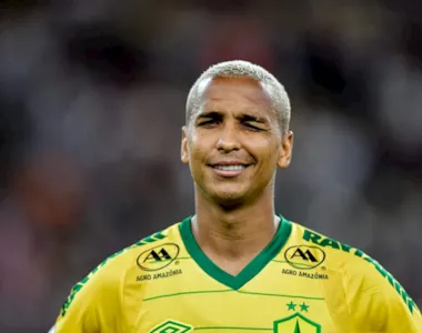 Deyverson atua pelo Cuiabá, atualmente