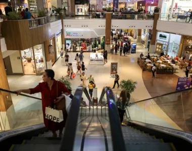 Os shoppings estão se preparando para receber o público nos dias em que se espera maior movimento